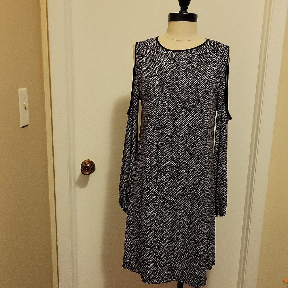 NWT: Women’s Apt 9 Cold-Shoulder Shift Dress